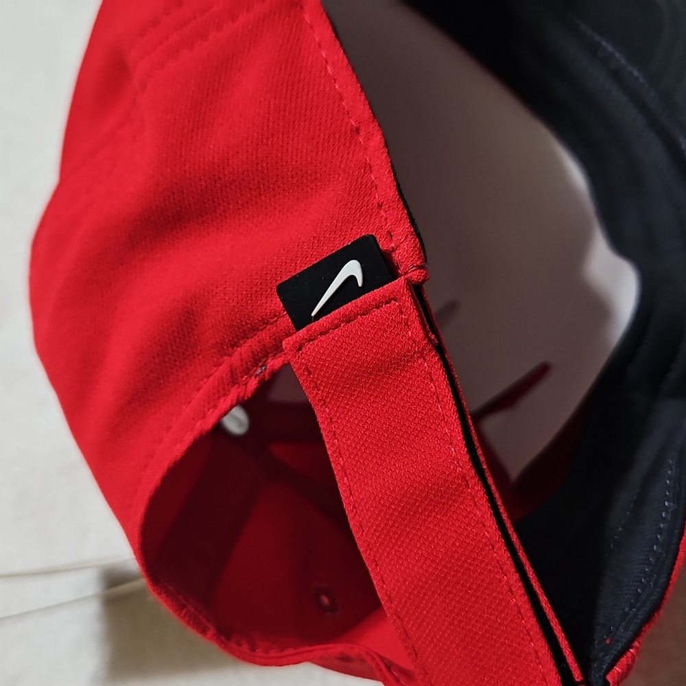 Nike Red Club Cap - Picture 5 of 5